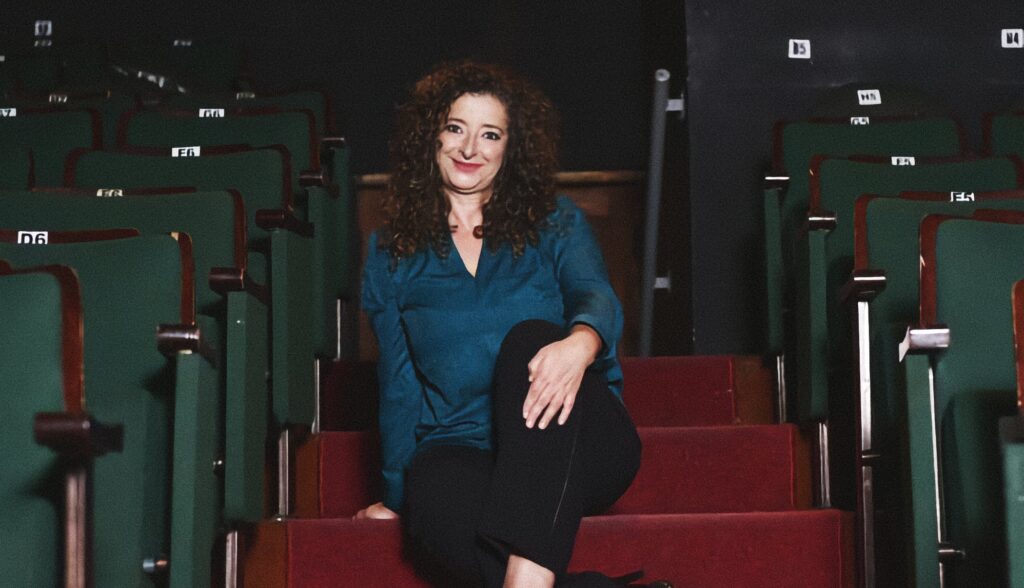 JUANA GUARDERAS: “EL TEATRO HA SIDO MI ESPACIO DE JUEGO”