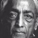 A LOS PIES DEL MAESTRO