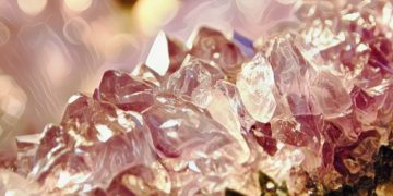 SIETE CRISTALES QUE GENERAN ENCANTAMIENTO