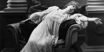 Sarah Bernhardt (1844 – 1923)