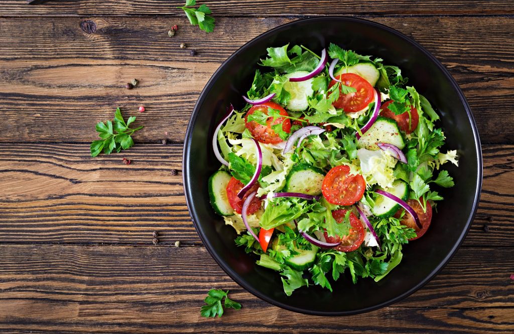 SIETE HÁBITOS SALUDABLES QUE BENEFICIAN TU ALIMENTACIÓN