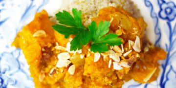 GUISO DE CALABAZA CON QUINOA Y ALMENDRAS TOSTADAS