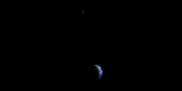 LA LUNA Y LA TIERRA, Y LA IMAGINACIÓN