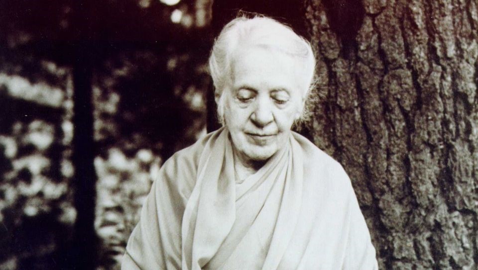 Dama del yoga | Indra Devi (1899-2002)