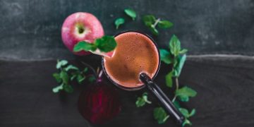JUGO DE REMOLACHA Y FRESA