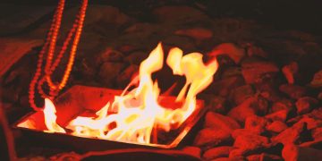 FRAGANTE HUMO QUE PURIFICA Y CONECTA