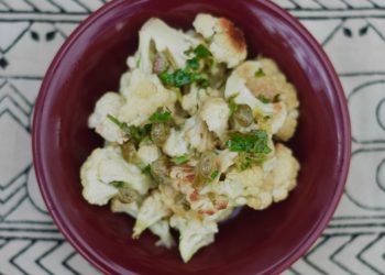 COLIFLOR ROSTIZADO Y SALSA DE ALCAPARRAS
