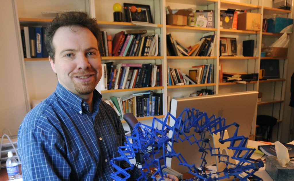 Un universo acelerado | Adam Riess (1969-)