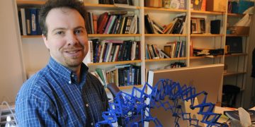 Un universo acelerado | Adam Riess (1969-)