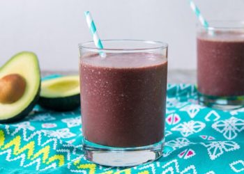 JUGO DE AGUACATE Y MORA