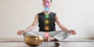 LOS CENTRISMOS, EQUILIBRIOS Y ARMONÍAS