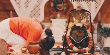 GURU PURNIMA, DISIPAR LA OSCURIDAD