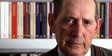 Un coloso de las letras | Miguel Delibes   (1920-2010)