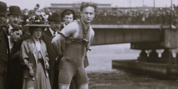 La ley del escapismo | Harry Houdini   (1874-1926)