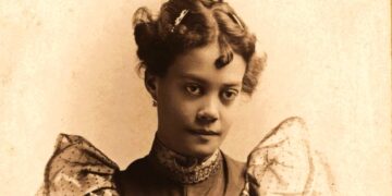 Como en un espejo | Alice Dunbar-Nelson  (1875-1935)