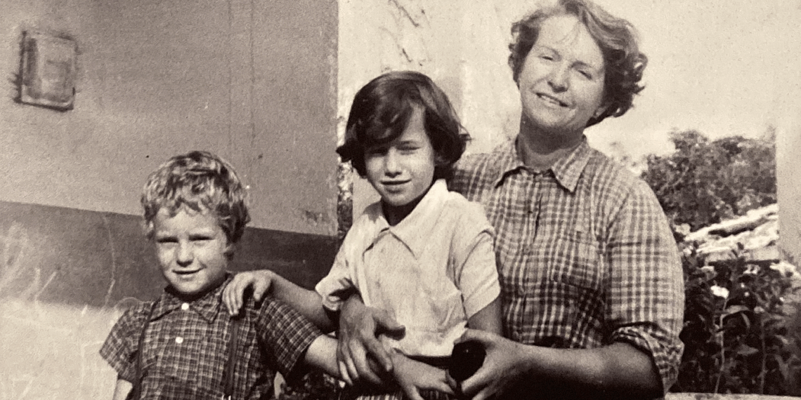 Arte y compromiso | Manuela Ballester   (1908-1994)