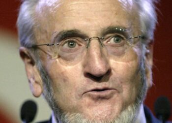 Premios, humor y poesía | Álvaro Pombo (1939-)