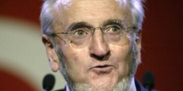 Premios, humor y poesía | Álvaro Pombo (1939-)